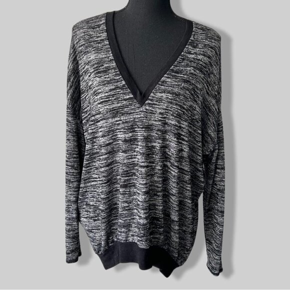 Aritzia Wilfred free Heathered  Black Trim Devinette V-neck Sweater - Picture 2 of 15